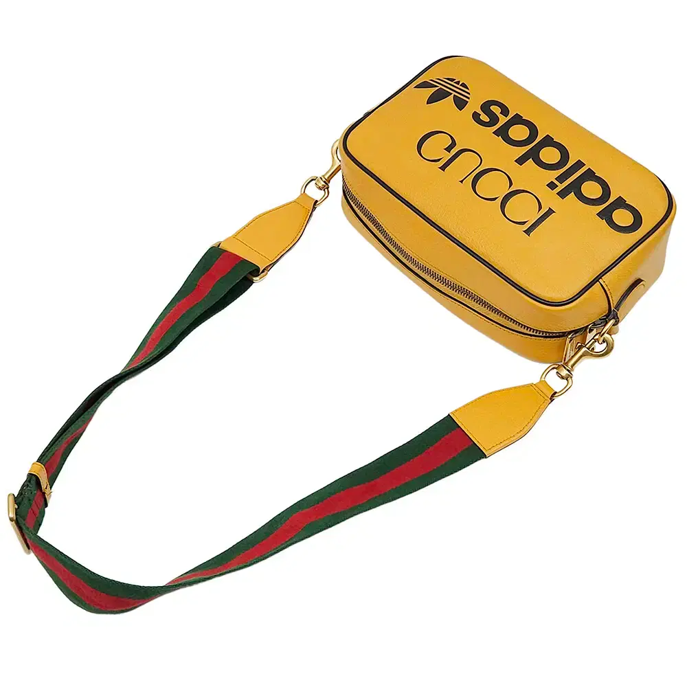 グッチ X アディダスイエローレザーレタリングスモールスポーツクロス